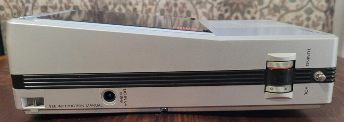 Vintage 80s Sony Watchman FD40A Mini Travel Television VHF UHF