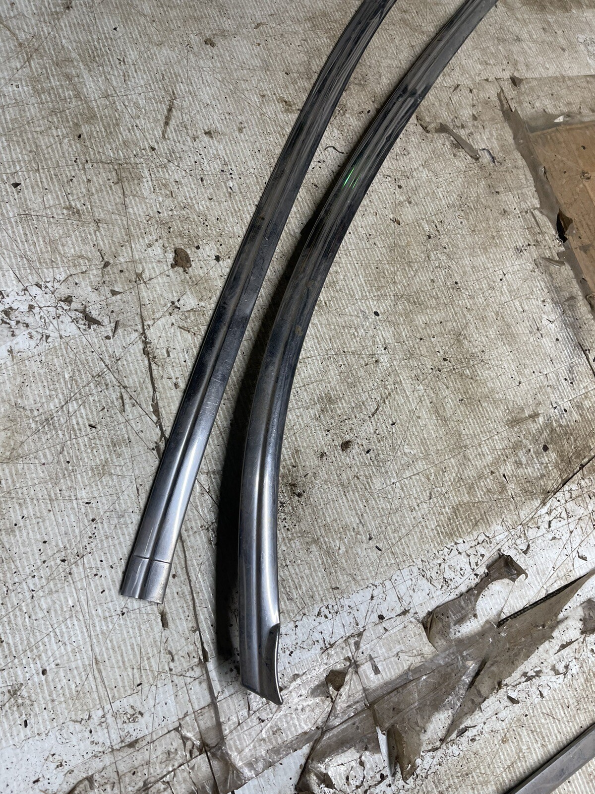 1966-1967  Oldsmobile Delmont 88 2-D, HT, Lower Front Windshield Stainless