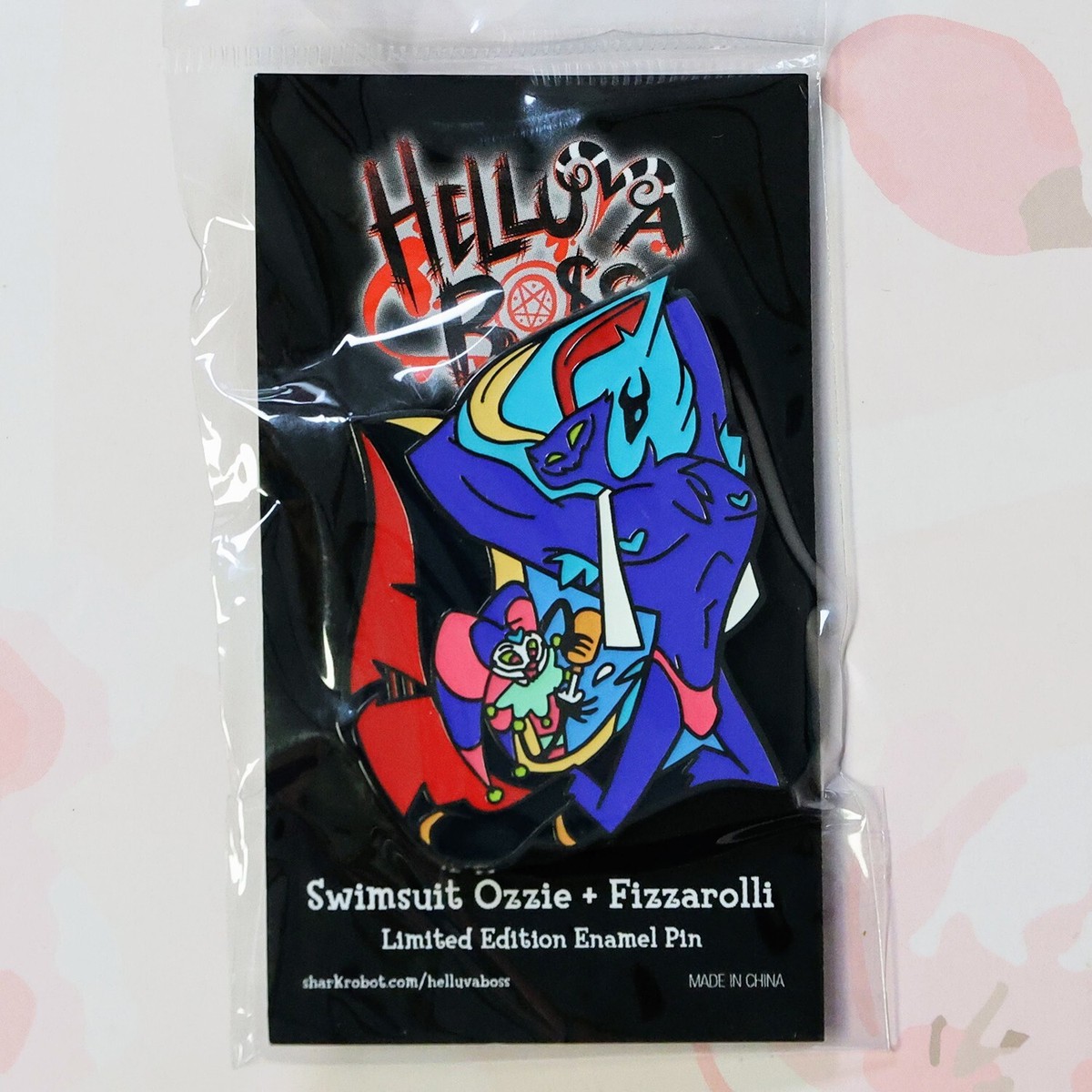 Fizzarolli + Ozzie プレオーダーボーナスピンバッジ Helluva Boss Pin-Up Ozzie + Fizzarolli Fizz Limited Edition