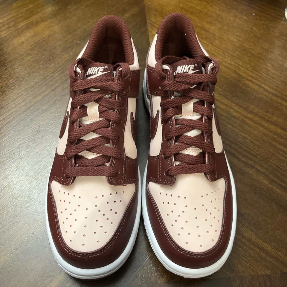 Tamanho 6Y, WMNS 7.5, EU 38.5 Nike Dunk Low Dark Team Red/Dark Team Red FB9109 600 - Imagem 3 de 4