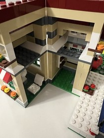 LEGO Creator Changing Seasons (31038) Mostly complete
