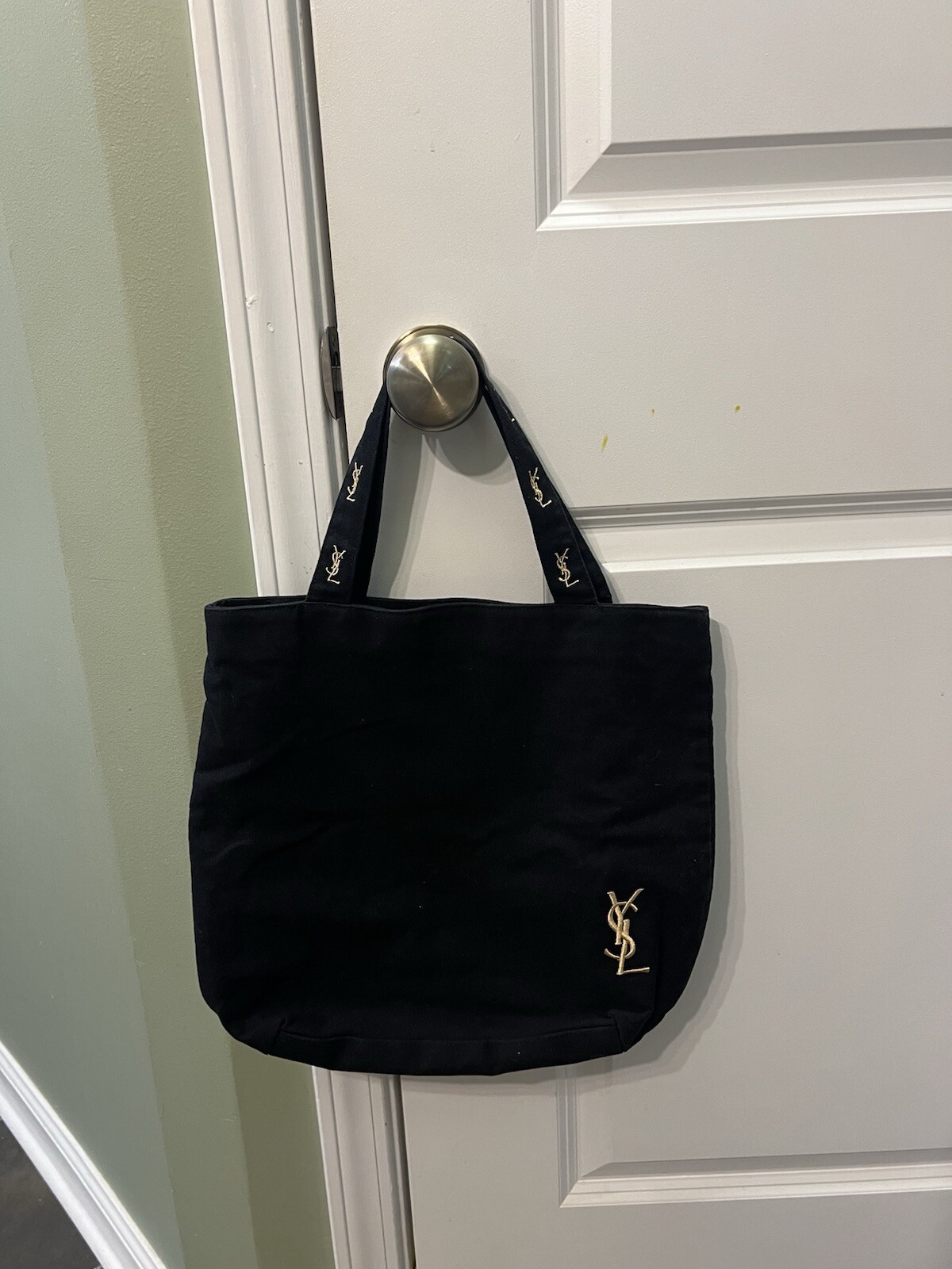 Borsa tote Yves Saint Laurent YSL nera oro ricamo logo novità