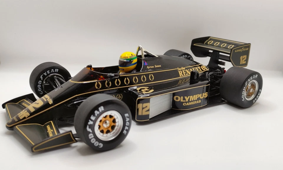 Coche de carreras modelo Ayrton Senna Lotus 97T F1 1985 1:18 Minichamps JPS Fórmula Uno Foto 4 de 4