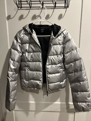 Guess Woman s Hooded Silver Puffer Jacket- Medium. New Without Tags