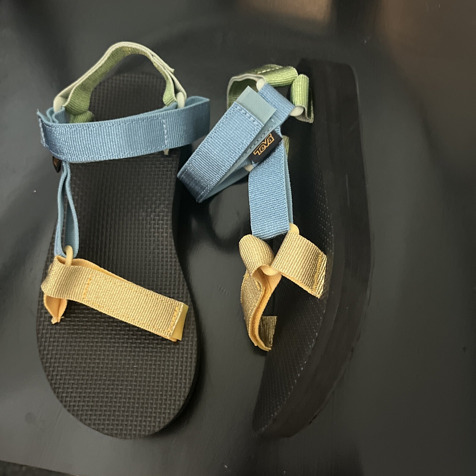 Teva Midform  Universal Strappy Sandals Sz 6  NEW  Women’s