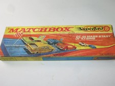 MATCHBOX SUPERFAST TRACK ACCESSORIO SF-21 Mass Start Grid 1970 come nuovo ex negozio stock