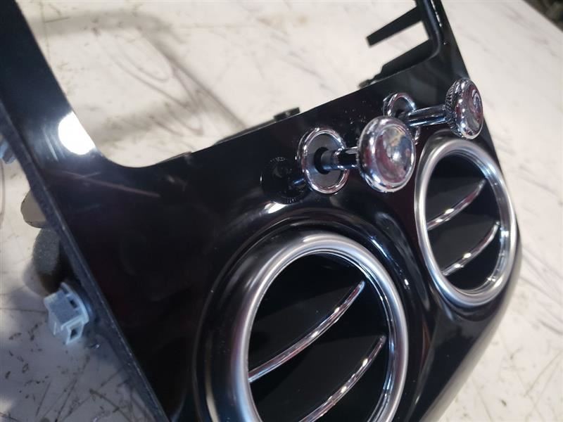 Bentley Flying Spur 2006-2011 Rear Center vent trim