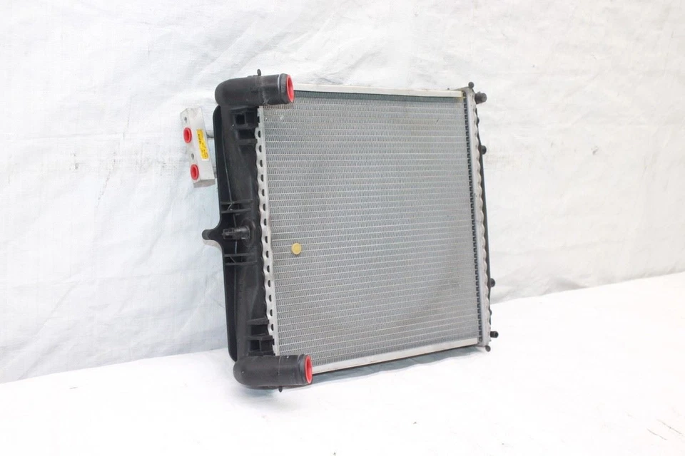 1998 PORSCHE BOXSTER 986 CONV #395 LEFT COOLING RADIATOR W/ AC CONDENSER - Image 2 of 4