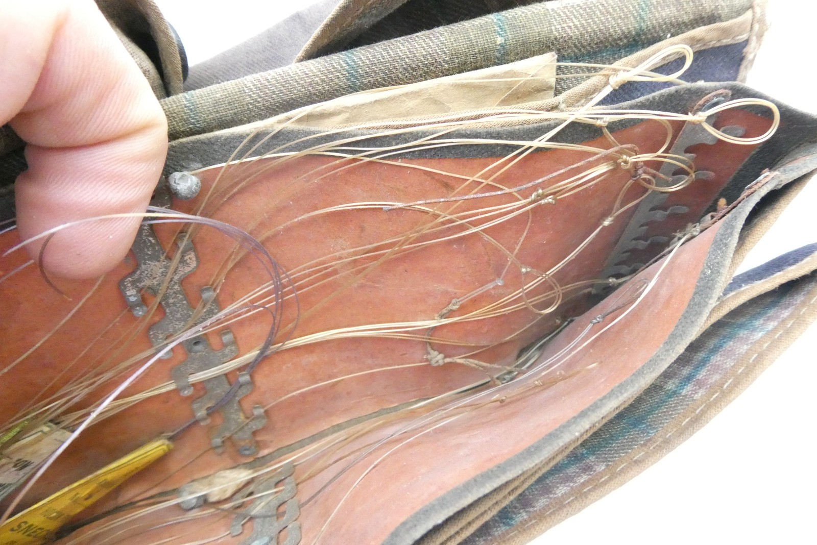 Vintage Fishing Lure & Tackle Lot Spinners Spoons Floats Hooks Pouch Parts Mixed - Image 9