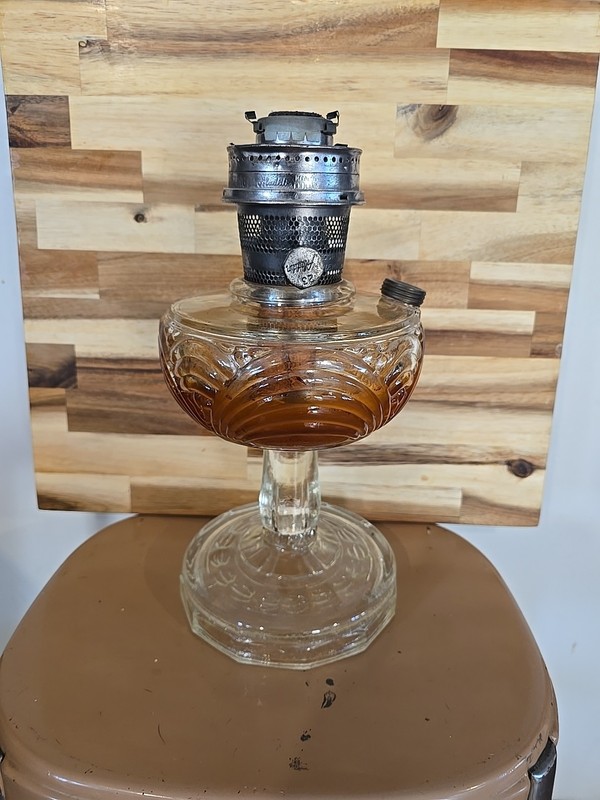 Antique Aladdin Amber Washington Drape Kerosene Oil Lamp With Burner