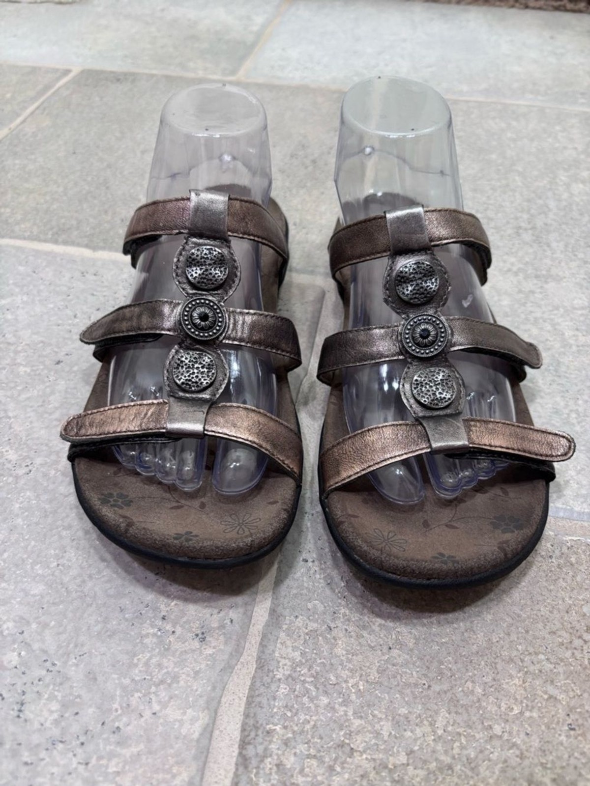 Taos Footwear Prize 4 Metallic Leather Adjustable Sandals Women’s 9