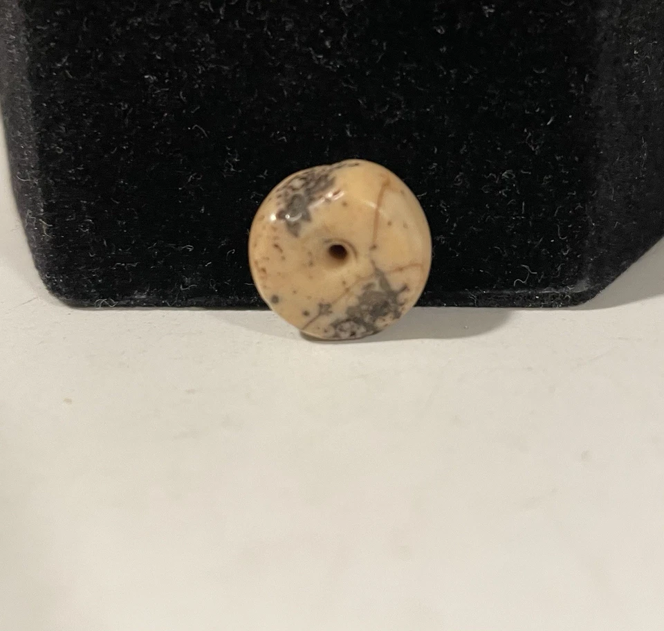 Antique Tibetan Coral Bead - Image 4 of 4