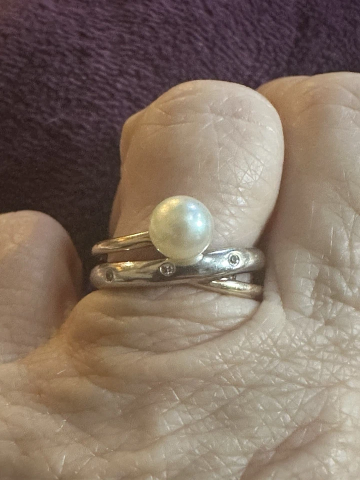 Vintage 10K Gold Pearl w/diamond accent ring sz 6.5  3.6 Grams - Image 4 of 4