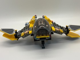 LEGO Very Rare 2005 Star Wars: 7256 Jedi Starfighter and Vulture Droid