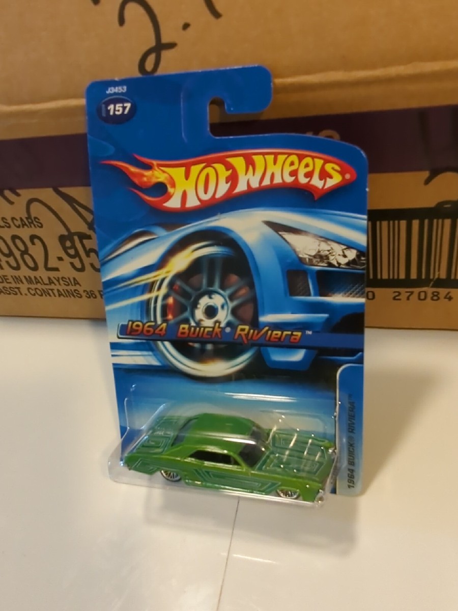 2006 Hot Wheels #157 1964 Buick Riviera Low Rider Green Metallic w