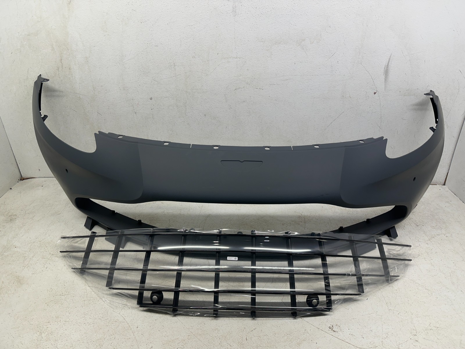 20-23 ASTON MARTIN VANTAGE F1 EDITION FRONT BUMPER COVER OEM 2020 2021 2022 2023