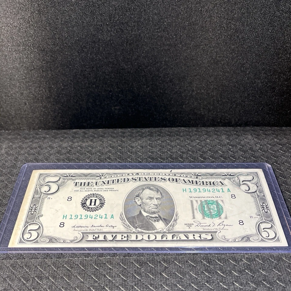 1981 A $5 Dollar Bill, Federal Reserve NOTE / H19194241A / St. Louis Missouri - Image 3 of 4