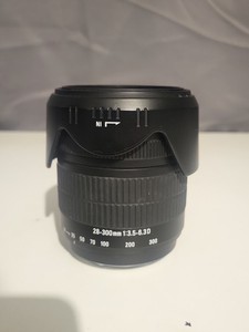 Sigma Zoom 28-300mm Macro 28-300 mm f/3.5-6.3 For Minolta