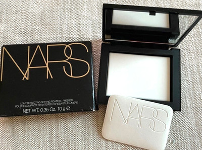 NARS Light Reflecting Setting Powder- Pressed, Translucent Crystal