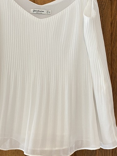 Camisola plisada blanca Stradivarius para dama talla L - Imagen 3 de 6