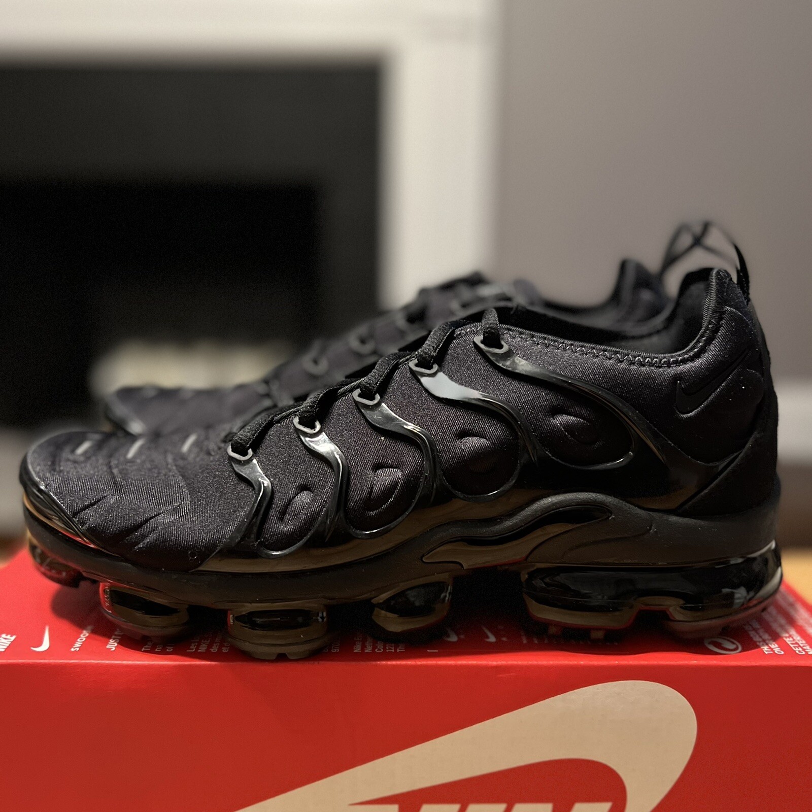 Size 9.5 - Nike Air VaporMax Plus 