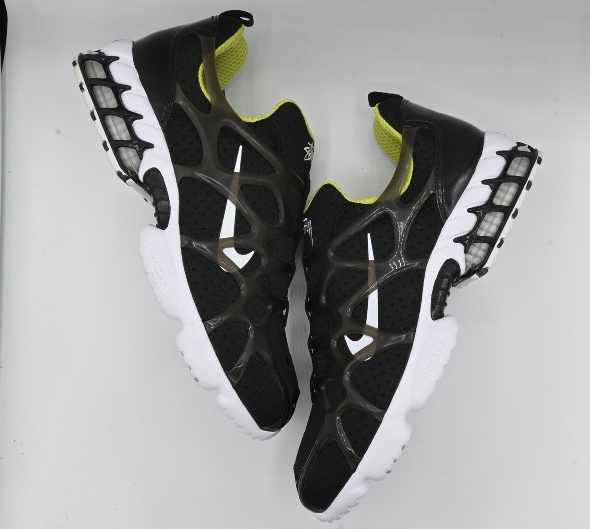 【Nike x Stussy】Air Zoom Spiridon Kukini◆CJ9918-001◆ Nike Air Zoom Spiridon Kukini x Stussy Black 2020 CJ9918-001