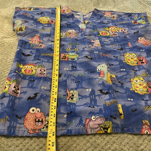 SB SCRUBS HALLOWEEN Pocketed V Neck Trick Or Treat Monsters Bats TOP Size M/L - Picture 12 of 14