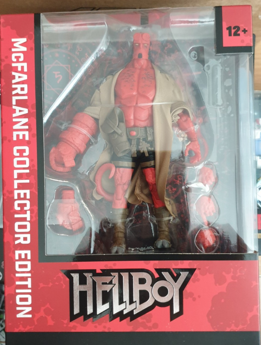 HELLBOY - McFARLANE COLLECTOR EDITION  Action Figure (S)