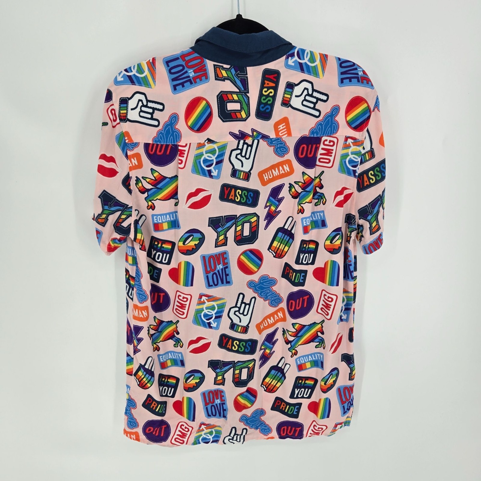 Trinity Collective size Medium rainbow Unicorn pr… - image 9