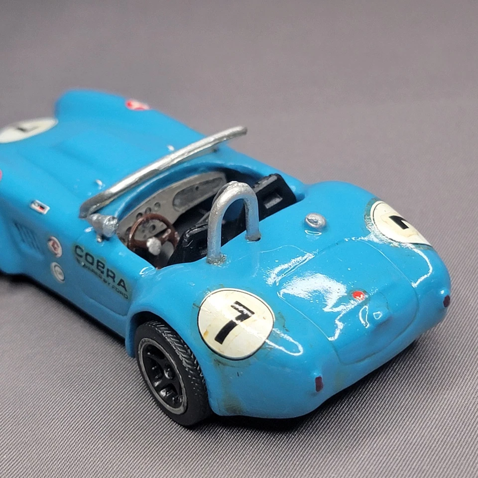 Coche de carreras modelo Shelby Cobra 1964 escala 1:43 #7 Targa Florio - muy pesado, raro Foto 2 de 4