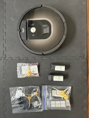 iRobot Roomba 980 Robot Vacuum + extras. Has high capacity aftermarket battery 