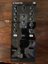 Native Instruments TRAKTOR KONTROL Z1 2-channel DJ Controller Mixer 0007