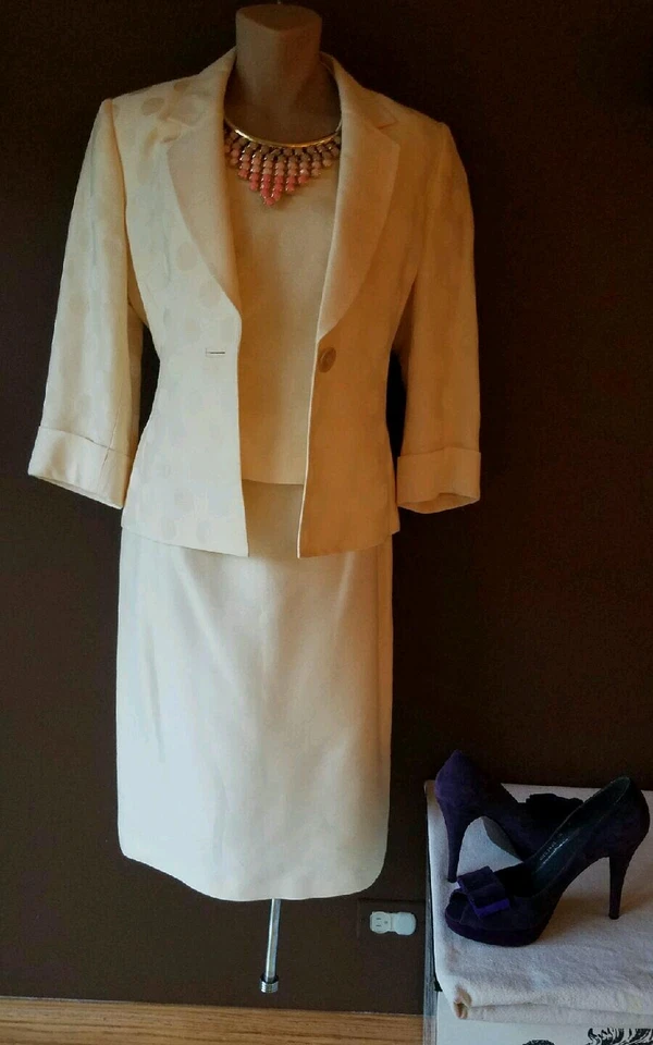 Traje falda Albert Nipon 3 piezas, talla 4. Bronceado con un toque de melocotón Foto 4 de 4