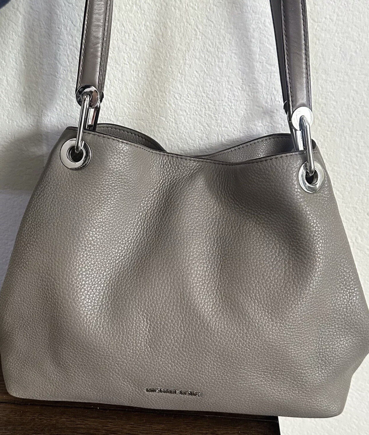 Michael Kors Stylish Shoulder Bag for Women