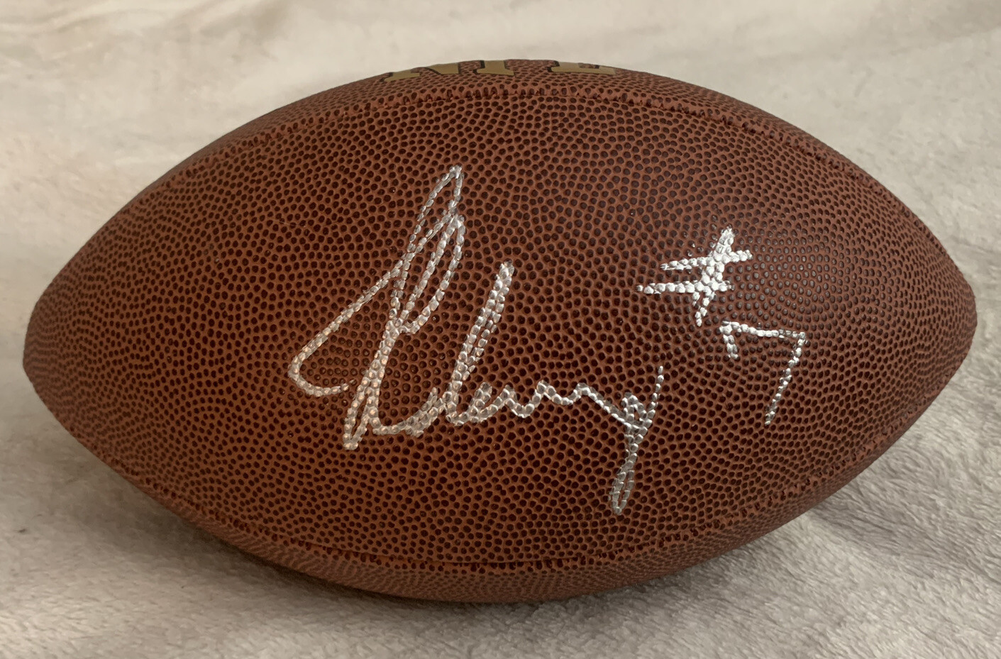 SOUTH CAROLINA GAMECOCKS JADEVEON CLOWNEY HAND SIGNED FOOTBALL W/ BECKETT COA 