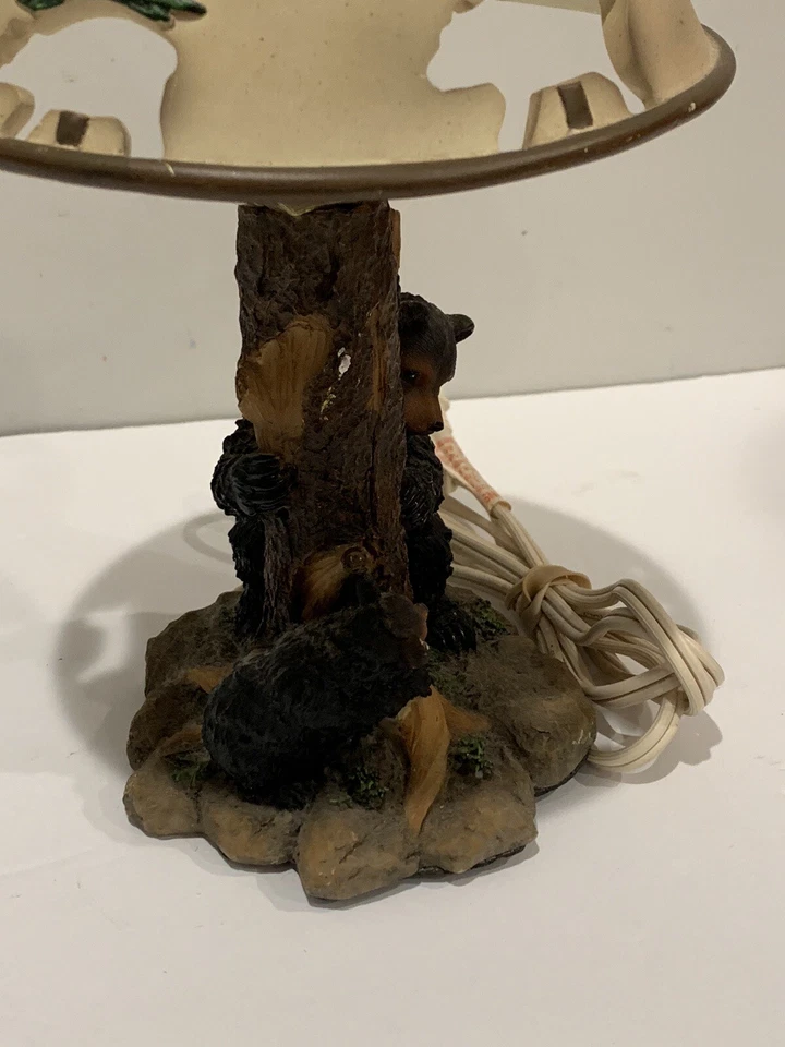 ZERKOS RUSTIC BLACK BEAR IN A HONEY TREE TABLELAMP/PINE TREE & BEAR CARVED SHADE - Image 4 of 4