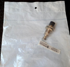 NEW ALLEN BRADLEY 872C-DH8NP18-D4 /C INDUCTIVE PROXIMITY SENSOR 10-30VDC