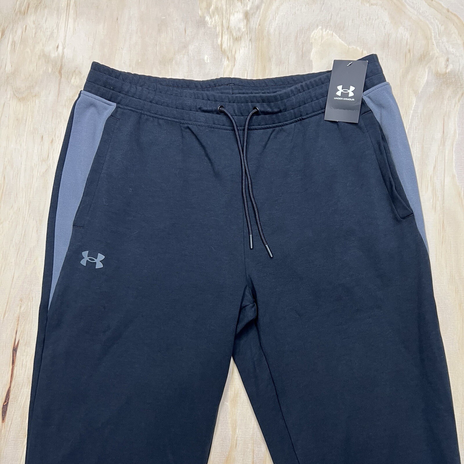 NEW Under Armour FITTED Double Knit Joggers XL Black Mens 1379661-001 thumbnail 4