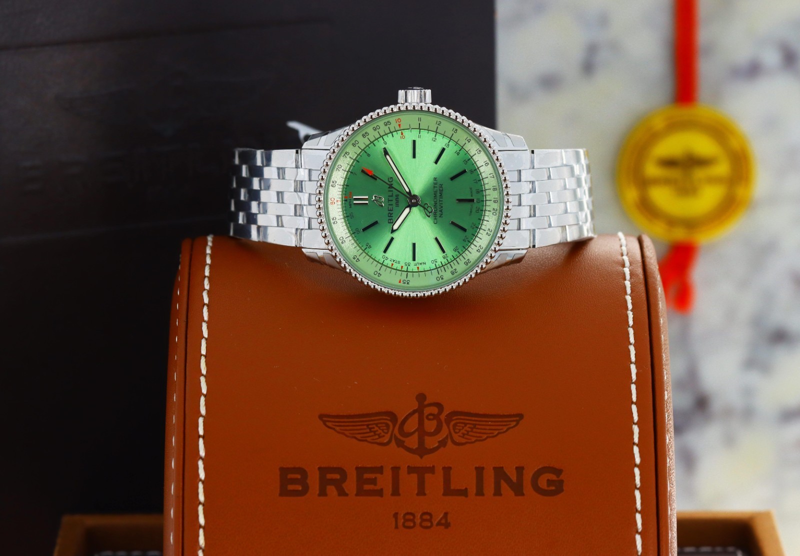 Breitling Navitimer Automatic 35mm, Mint Green Su… - image 7