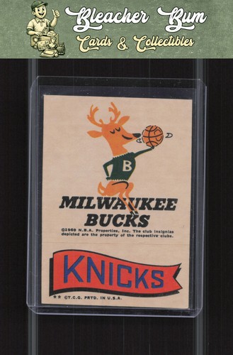 Milwaukee Bucks Knicks 1973 Topps Team Stickers card