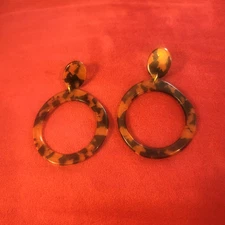 Vintage 70s 80s Large Jungle Safari Leopard Lucite Hoop Dangle Earrings