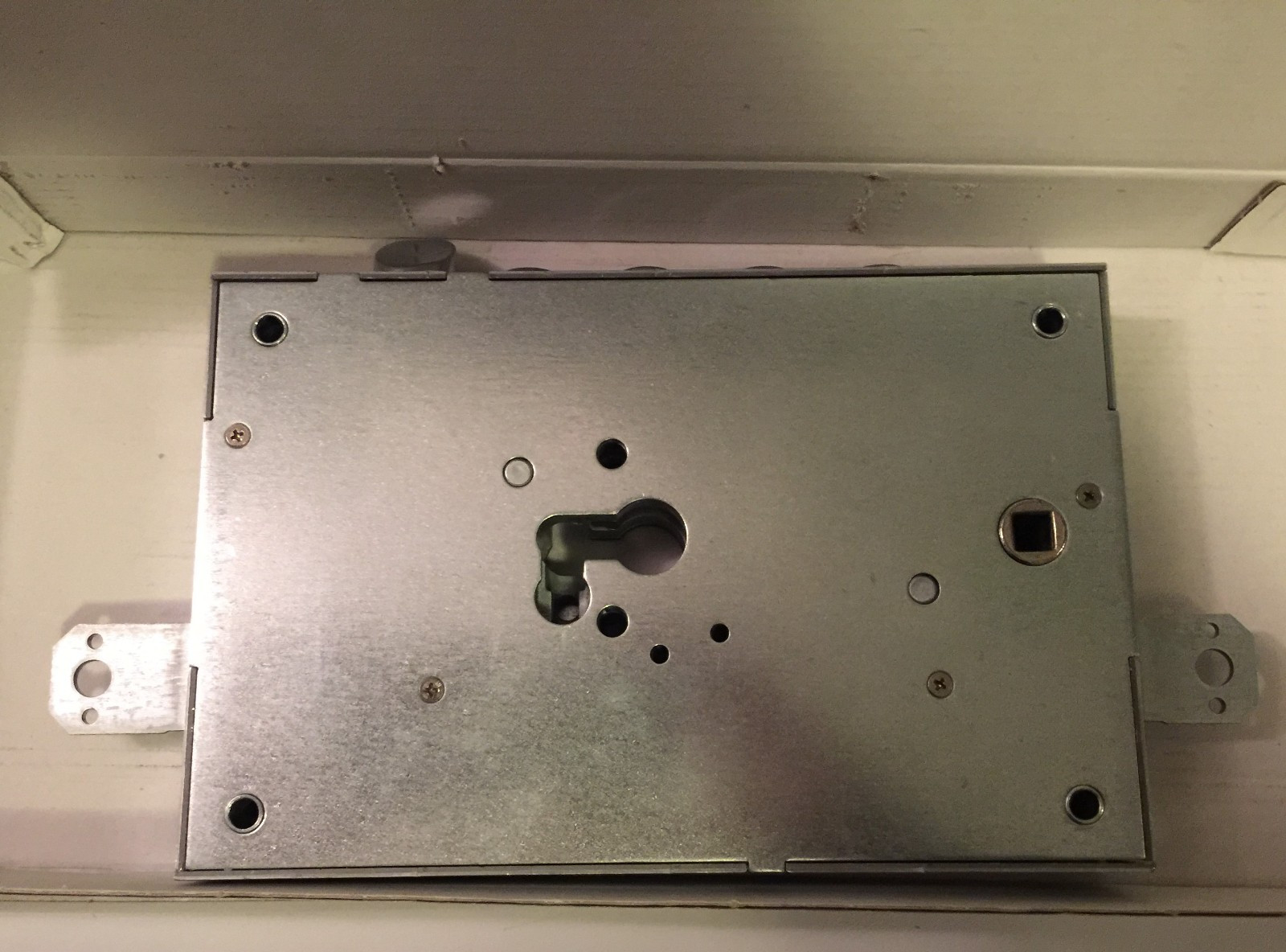 Serrure porte blindée ISEO anti-effraction pour sécuriser votre maison