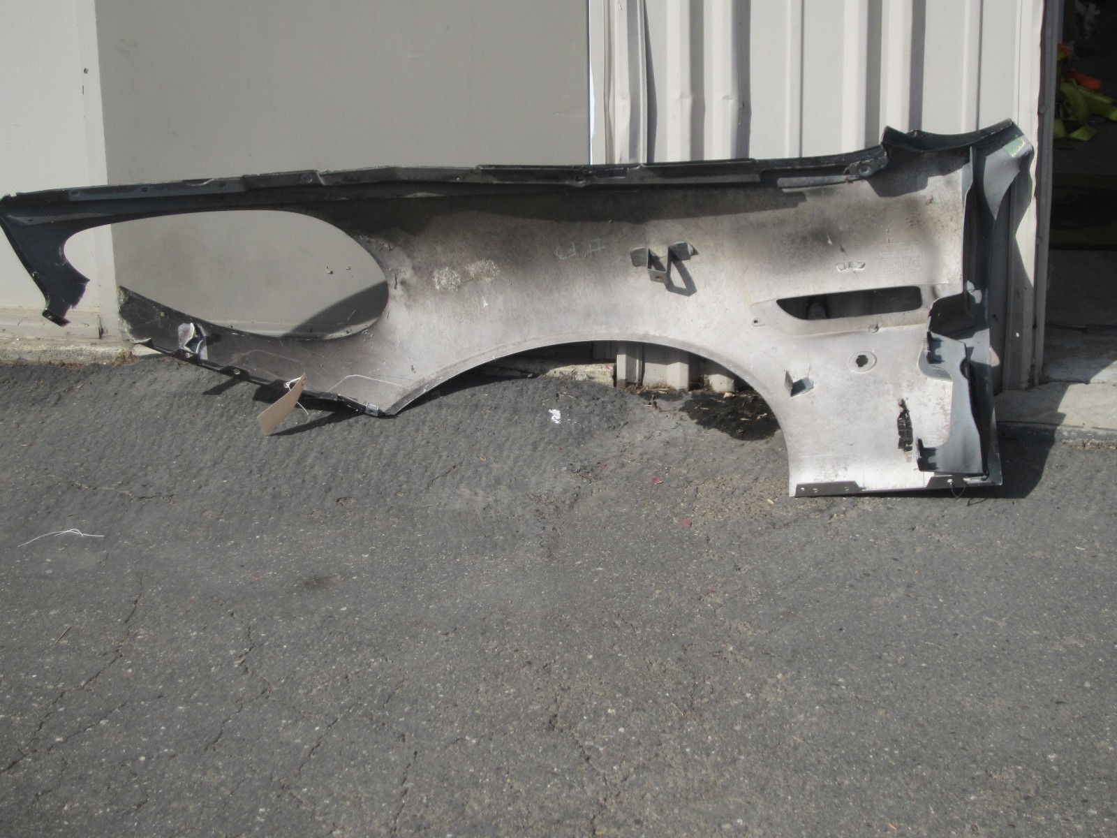 Aston Martin DB9  Rh  Fender 