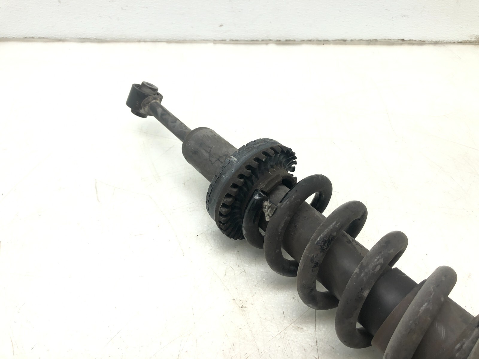 2014-2019 MASERATI GHIBLI SQ4 AWD LEFT DRIVER REAR SHOCK ABSORBER STRUT OEM.