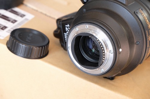 Nikon AF-S 120-300mm f2,8E FL ED SR VR in gutem Zustand mit Karton - Bild 8 von 9