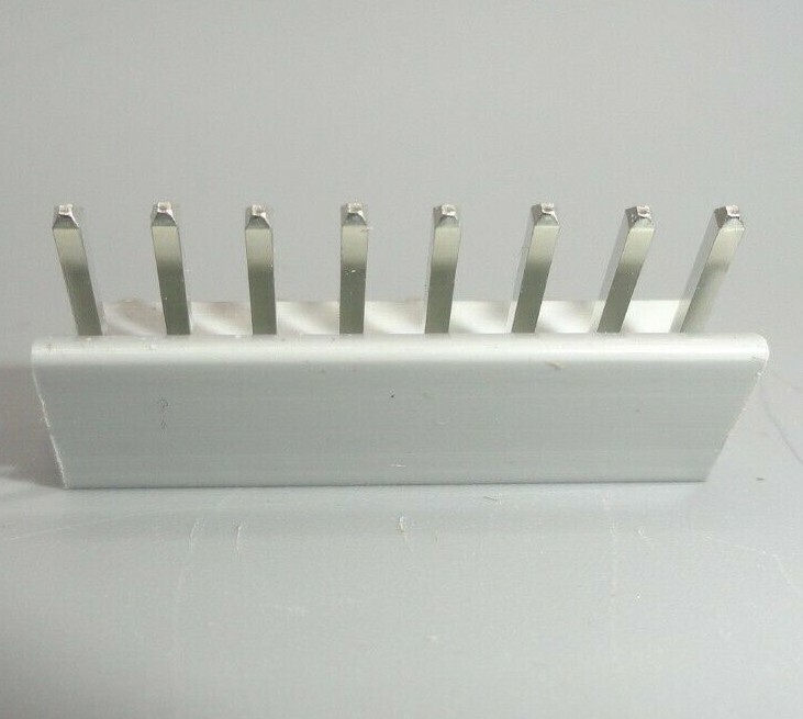8 Pin Header Strip Connector Right Angle ( 3.91 mm Pitch ) Lot of