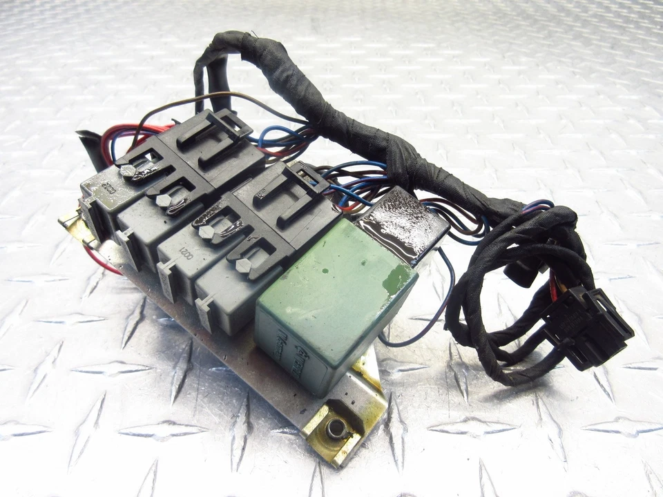 2001 96-01 BMW R1100RT R1100 RT MISC RELAY RELAYS BRACKET ASSEMBLY OEM WORKS - Image 2 of 4