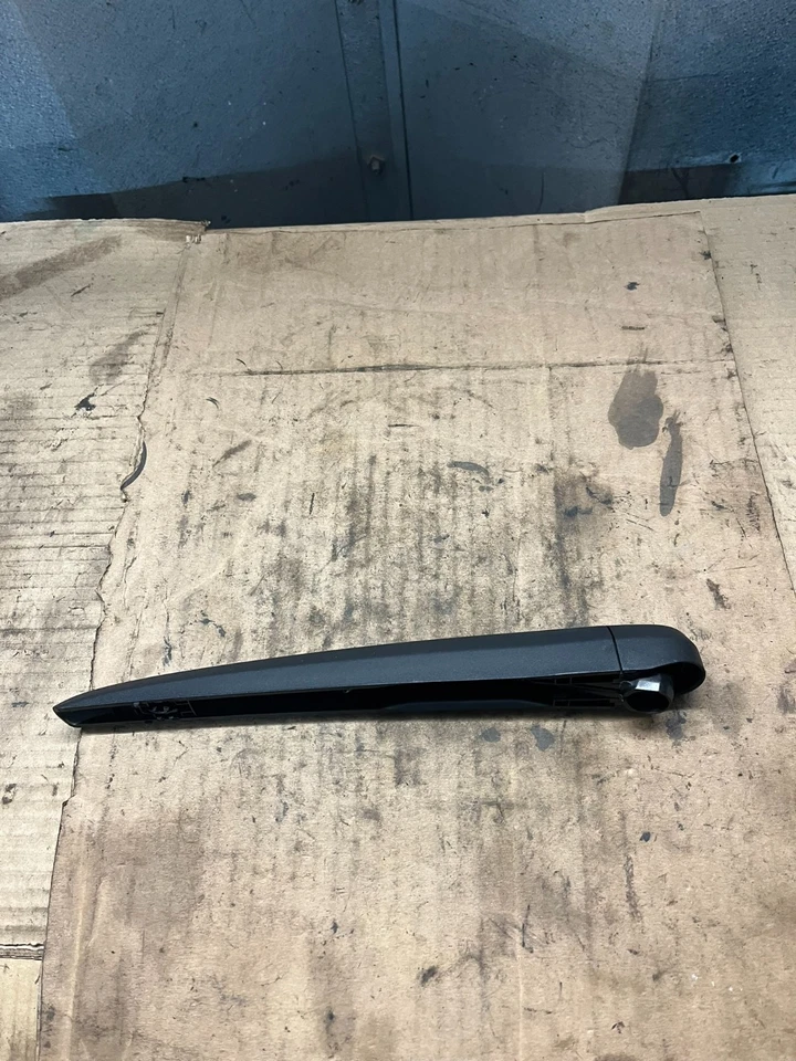 Genuine Mercedes-Benz GLA-Class E-Class - Rear Wiper Arm A2138201703 - Image 2 of 4