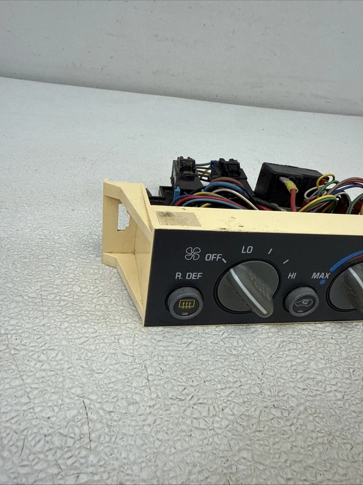 1995 ONLY Chevrolet Silverado Sierra Tahoe Suburban A/C Climate Control OEM Read - Image 2 of 4