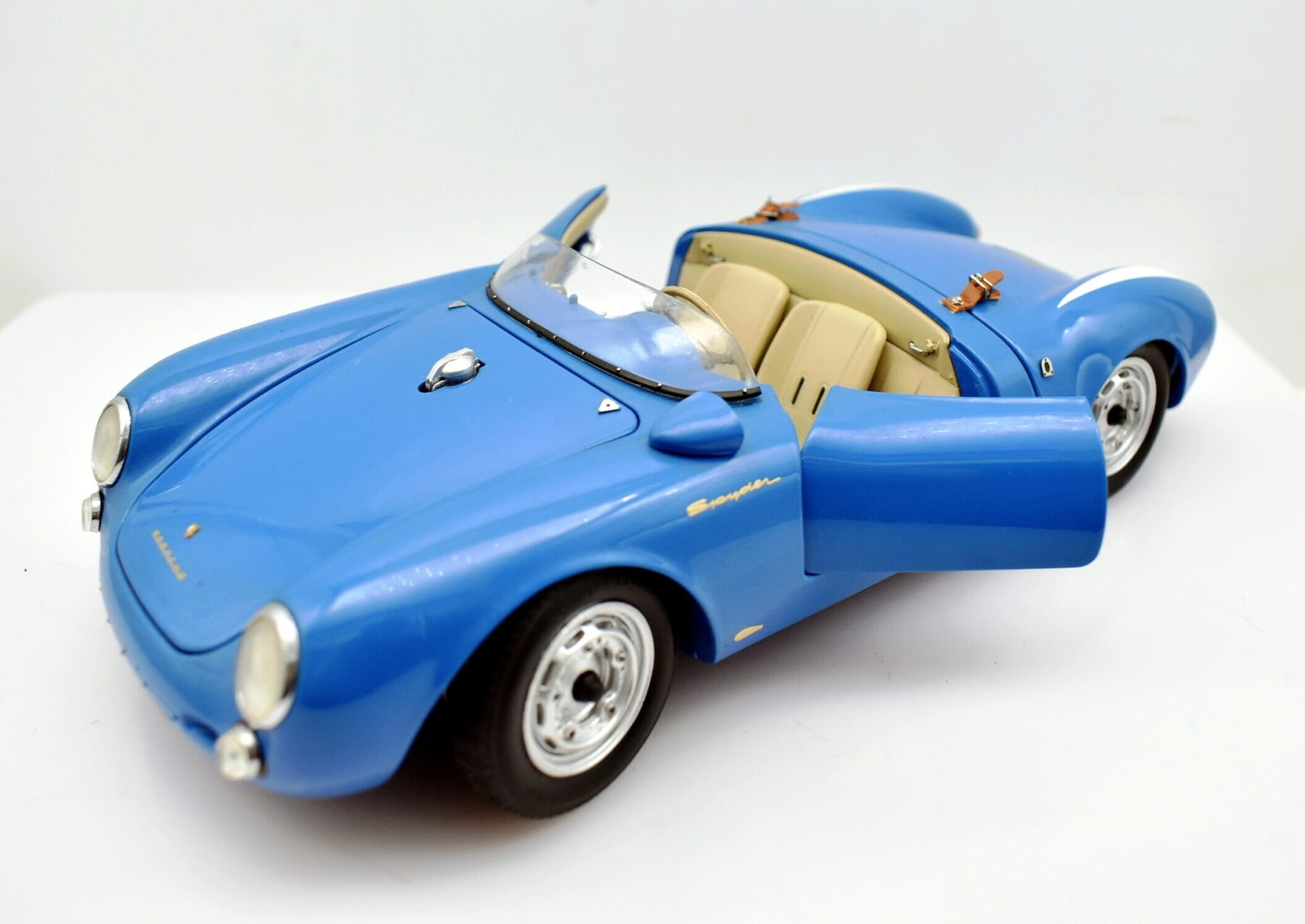 Diecast Collector Schuco 1:18 Porsche 356 A Carrera GT Targa Florio #118 – Originalverpackt (MISB / Vitrinenzustand 10/10)